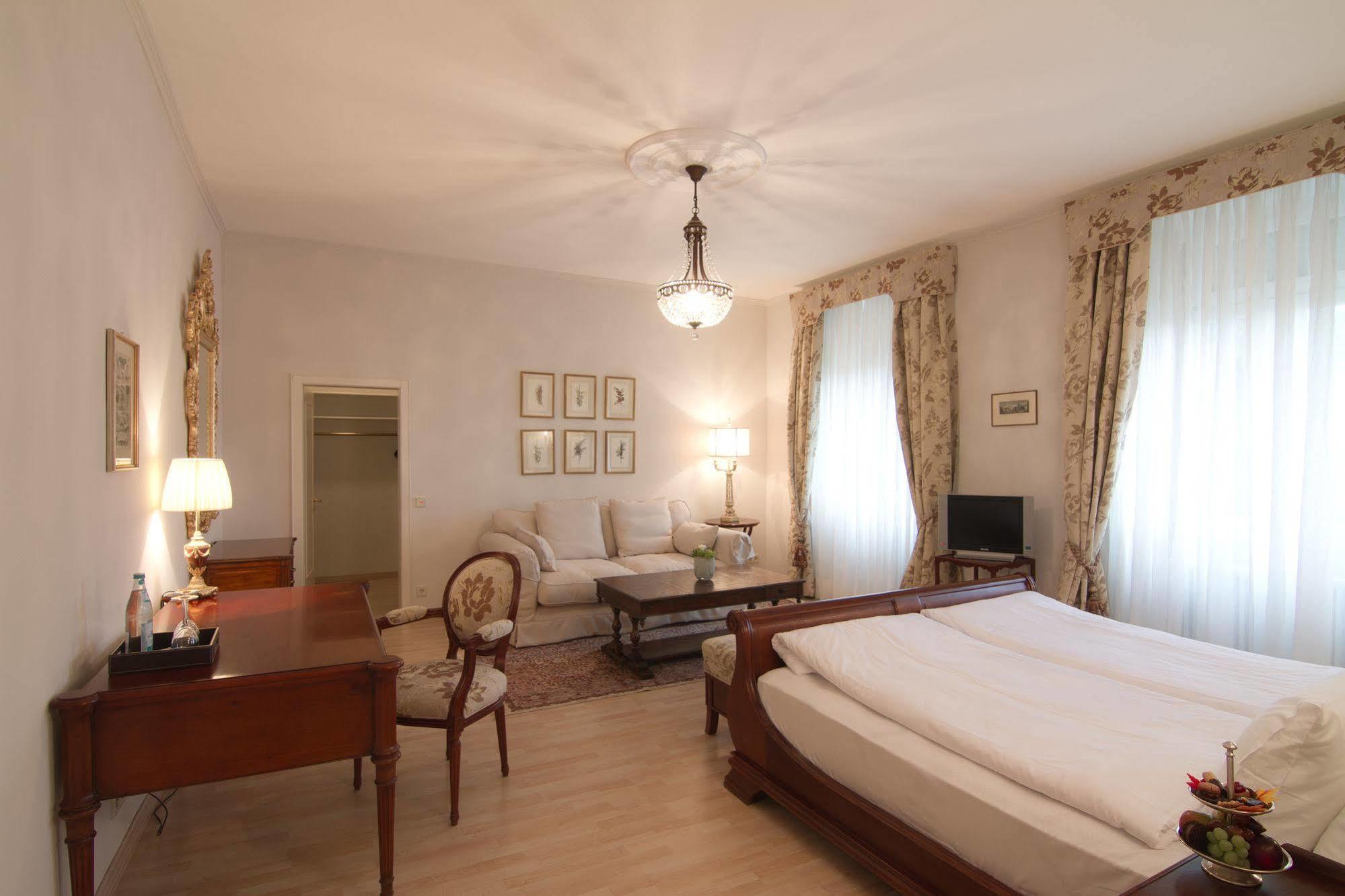 Hotel Romerbad Badenweiler Ngoại thất bức ảnh