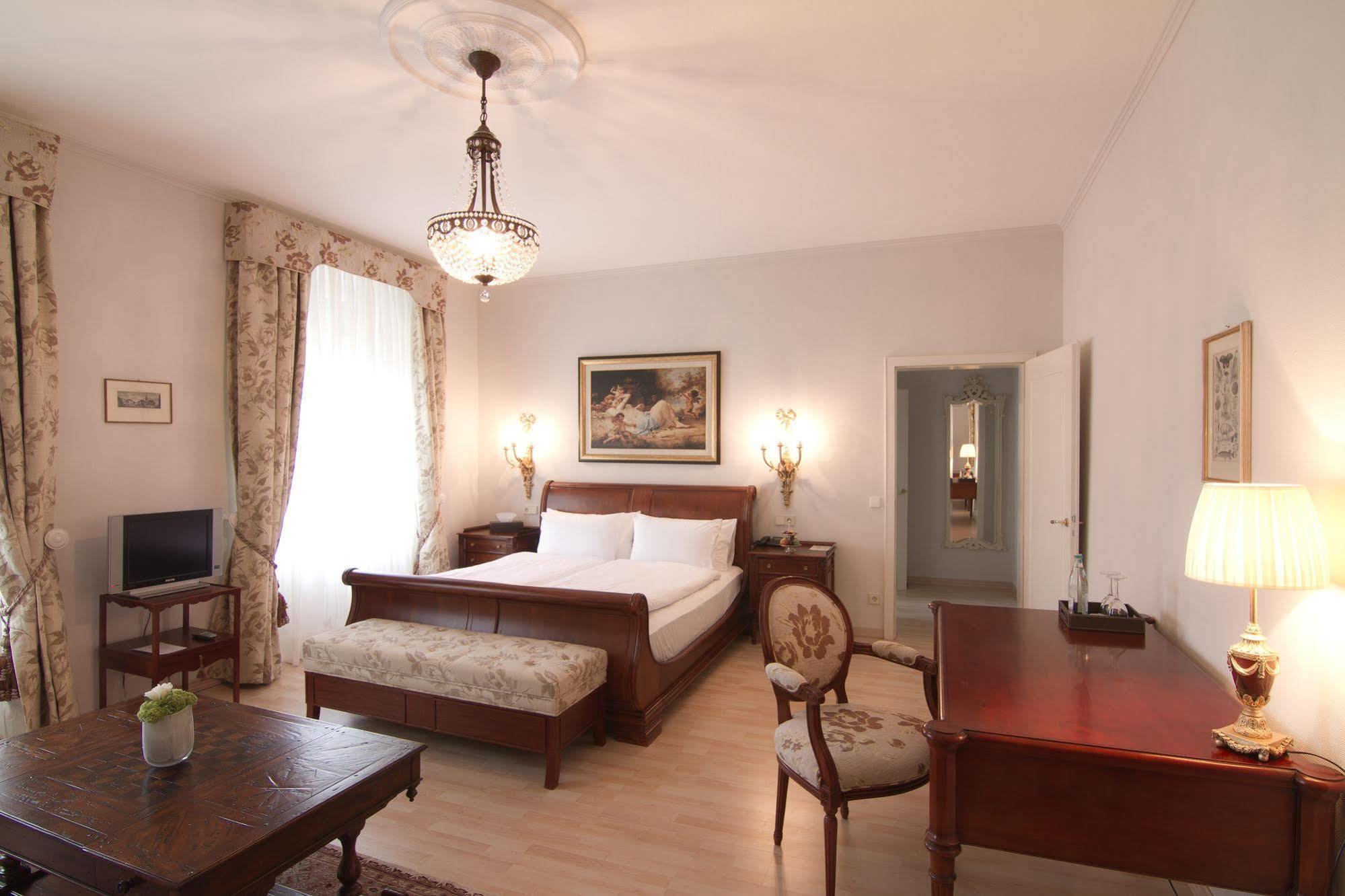 Hotel Romerbad Badenweiler Ngoại thất bức ảnh