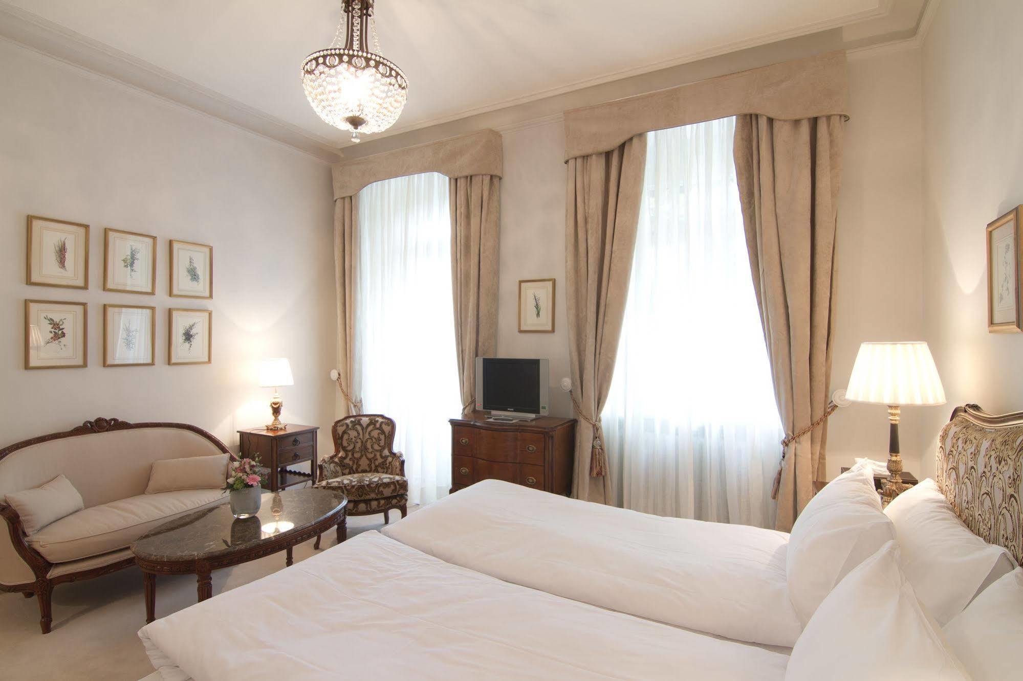 Hotel Romerbad Badenweiler Ngoại thất bức ảnh